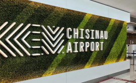 Скандал в аэропорту Кишинева Рейс отменен изза агрессивных пассажиров