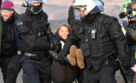 Activista Greta Thunberg a fost reținută de poliție