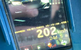 Un șofer văzut cum conducea cu viteza de 202 kmh Ce riscă acum