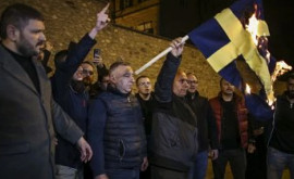 Locuitorii Turciei au răspuns la arderea Coranului prin incendierea steagului suedez