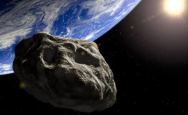 Un asteroid va pătrunde în atmosfera Pămîntului