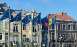 Флаг Республики Молдова был поднят в Брюсселе рядом с флагом Европейского союза