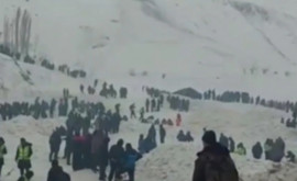 В Таджикистане дома и дороги пострадали от схода снежных лавин