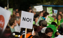 Жители Германии массово вышли на митинг против конференции в Мюнхене
