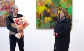 O expoziție personală aniversară a artistului plastic Victor Guțu vernisată la un muzeu din capitală