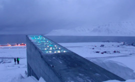 Primul tur virtual în misteriosul buncăr ascuns în munte din Svalbard 