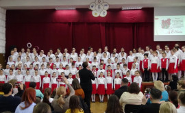 Яркий праздник к 8 марта организовали в школе Алексея Стырчи