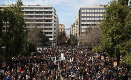 Protestele continuă la Atena după catastrofa feroviară 