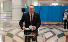 Выборы в Казахстане Назарбаев пришел на избирательный участок
