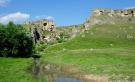 La doar 100 de kilometri de Soroca se găsește un platou bun pentru filmul Parcul Jurasic