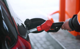 Бензин и дизтопливо в Молдове продолжают дешеветь 