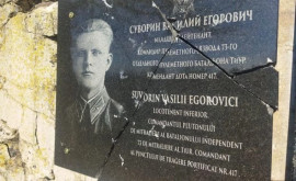 Un monument al soldaților sovietici din Moldova vandalizat din nou 
