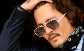 Johnny Depp a schimbat Hollywoodul pe un mic sat din Anglia