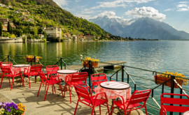 Италии на озере Комо туристка возмутилась счетом за кофе и воду