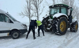 În nordul R Moldova se intensifică ninsorile Mesajul poliției pentru șoferi