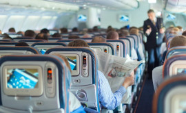 Un pasager scandalagiu a provocat o încăierare la bordul unui avion
