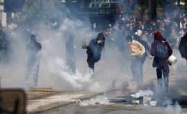 Первомайские демонстрации в Париже вылились в столкновения с полицией