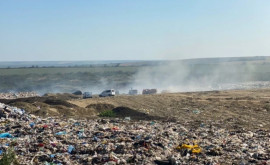 La o gunoiște din orașul Vatra a izbucnit un incendiu 