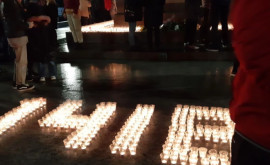 La Chișinău au fost aprinse lumînări în memoria fiecărei zile a Marelui Război pentru Apărarea Patriei