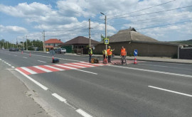 O trecere de pietoni din localitatea Peresecina securizată suplimentar cu butoane fotovoltaice