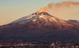Крупнейший вулкан Италии вновь активизировался