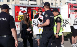 Polițiștii au stopat încercarea unor tineri de a protesta în Capitală