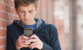 Подростки Молдовы часто обращаются в службу Телефон ребенка