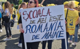 Profesorii români întrerup greva 