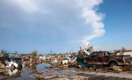 Oraș american măturat de o tornadă Sute de case distruse și mai multe victime