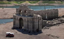 В Мексике изза засухи показалась из воды затопленная церковь XVI века