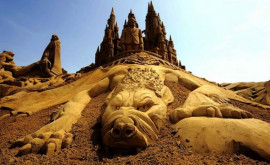 Огромные песчаные скульптуры захватили бельгийский пляж