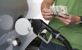 Benzina și motorina se scumpesc în Moldova