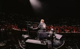 Elton John lea spus fanilor că îi va păstra în minte inimă şi suflet la finalul turneului său de adio