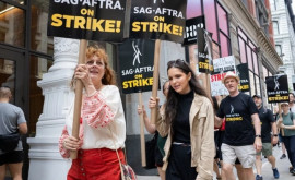 Vedetele sau alăturat celei mai mari greve de la Hollywood din ultimii ani