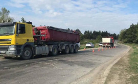 Mașinile de mare tonaj au deteriorat drumuri din capitală