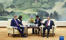 О чем побеседовали в Пекине Ли Цян и Джон Керри