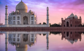 Faimosul Taj Mahal din India se scufundă