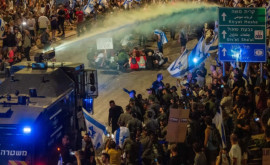 Израиль сотрясают акции протеста после принятия закона ограничивающего полномочия Верховного суда