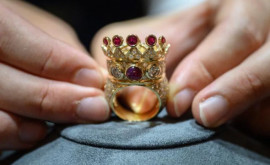 Бриллиантовое кольцо Тупака Шакура ушло с аукциона за миллион долларов 