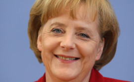 Германия потратила 55 тысяч евро на прически и макияж Меркель после ее отставки