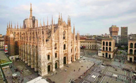 Doi pasionaţi de parkour au escaladat un turn al domului din Milano