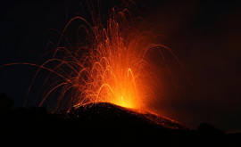 На Сицилии закрыли аэропорт изза извержения вулкана Этна