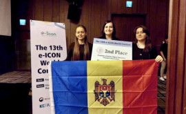 Două eleve din RMoldova au luat locul II la concursul de aplicații mobile din Coreea de Sud