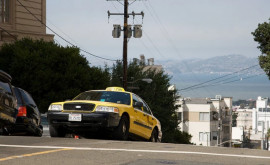 Primul oraş din SUA care permite companiilor de taxi fără şofer să ofere curse plătite