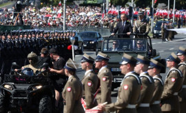 В Варшаве проходит крупнейший в истории Польши военный парад