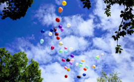 Apelul Ministerului Mediului către școlile din țară fără baloane cu heliu la 1 septembrie