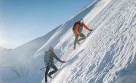 Alpiniştii de pe Mont Blanc în pericol