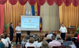 Elevii din școlile moldovenești învățați să respingă practicile de corupție