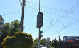 Încă un semafor pietonal instalat întro zonă aglomerată din capitală