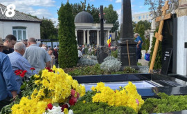 Мирча Снегур похоронен на Центральном кладбище Кишинева